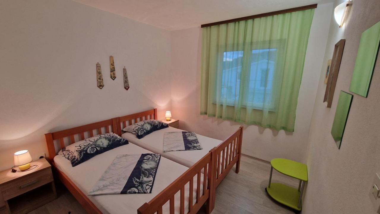 Apartments With A Parking Space Mavarstica, Ciovo - 12435 特罗吉尔 外观 照片